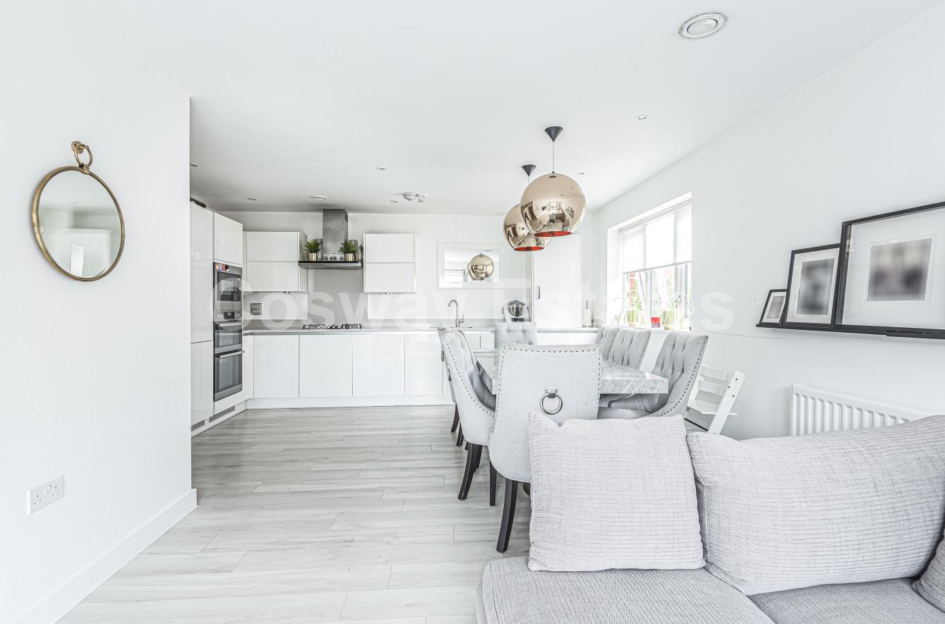 1 Guardhouse Way, Mill Hill